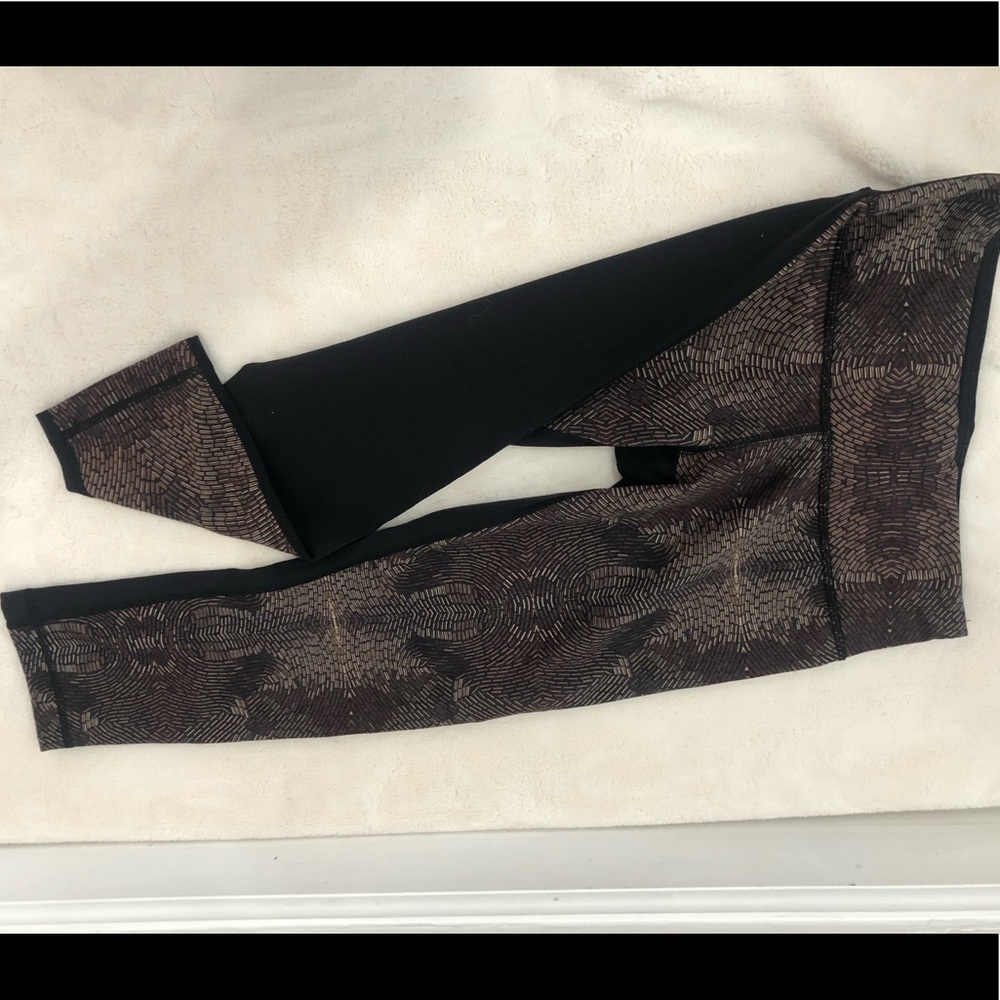 Lululemon athletica , Run with the waves crop 21